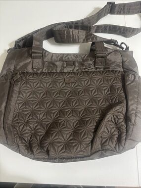 LUG Scuttle  Tote bag